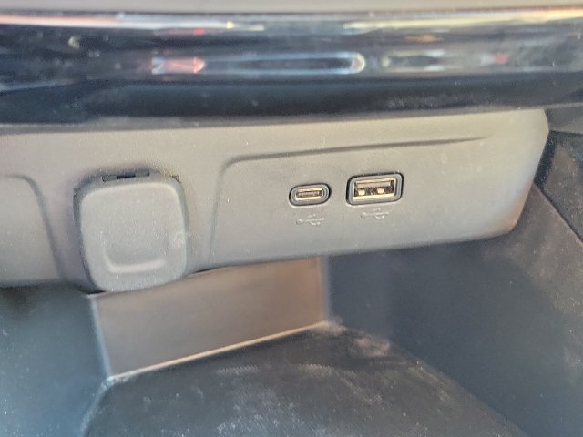 Used 2026 Chevrolet Trax LT FWD image 30