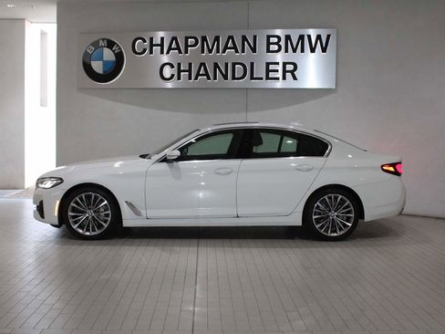 Certified 2022 BMW 530i w/ Premium Package image 3