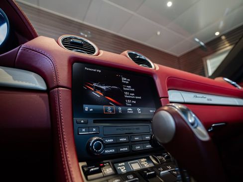 Certified 2021 Porsche 718 Boxster RWD image 16