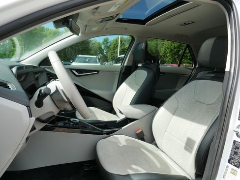 Used 2023 Kia Niro Wave FWD image 33