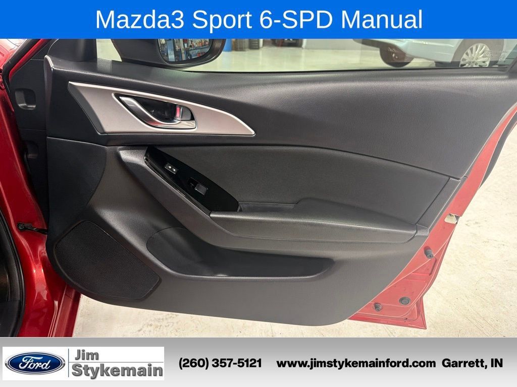 Used 2018 MAZDA MAZDA3 Sport FWD image 29