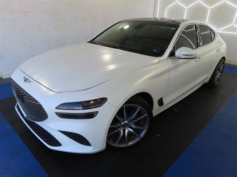 Used 2022 Genesis G70 2.0T w/ Prestige Package RWD image 4