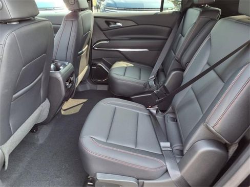 New 2025 Chevrolet Traverse Z71 w/ Enhanced Driving Package image 9