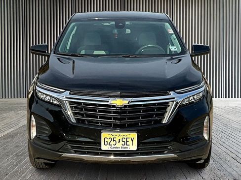 Used 2023 Chevrolet Equinox LT image 3