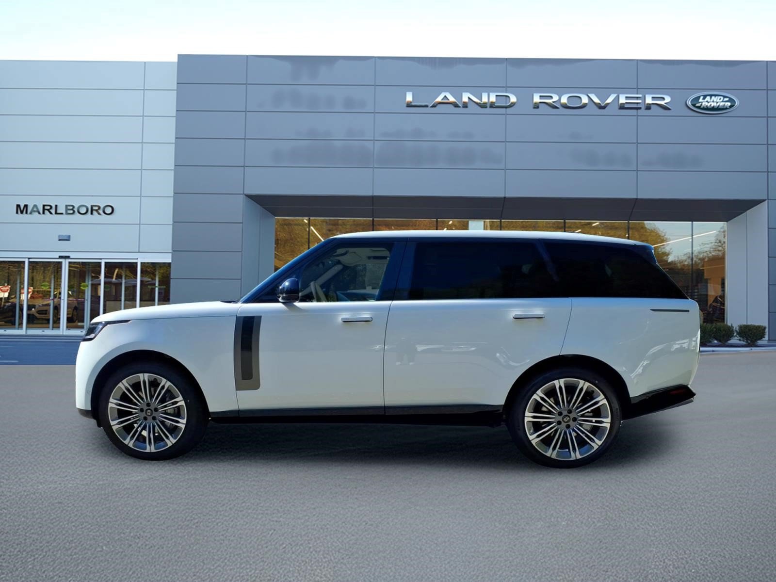 New 2027 Land Rover Range Rover Long Wheelbase SE AWD/4WD image 6