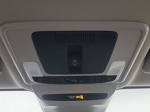 Certified 2026 Honda HR-V EX-L image 32