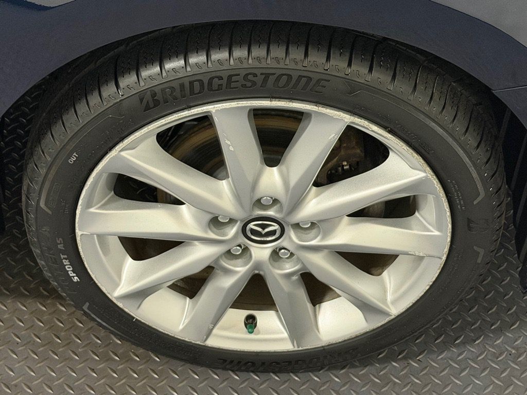 Used 2017 MAZDA MAZDA3 Touring FWD image 17