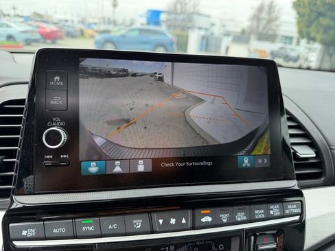 Used 2025 Honda Odyssey EX-L image 24