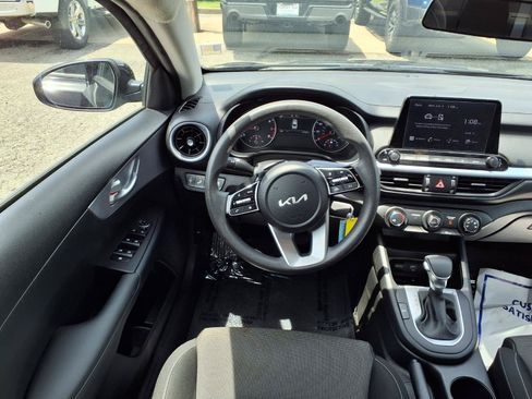 Used 2024 Kia Forte LXS w/ LXS Technology Package FWD image 3