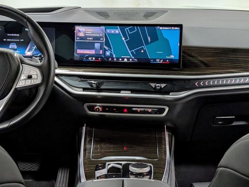 Used 2025 BMW X7 xDrive40i image 34