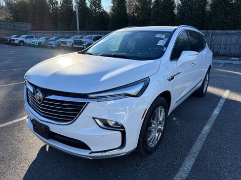 Used 2022 Buick Enclave Premium w/ Experience Buick Package image 2
