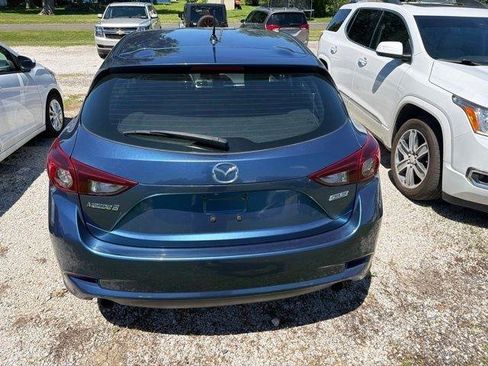 Used 2018 MAZDA MAZDA3 Hatchback FWD image 4