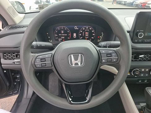 Used 2023 Honda Accord EX image 19