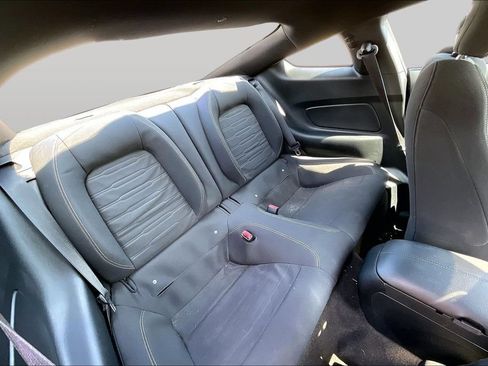 Used 2017 Ford Mustang Coupe RWD image 27