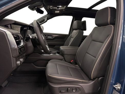 New 2026 GMC Yukon XL Elevation w/ Elevation Premium Package AWD/4WD image 9