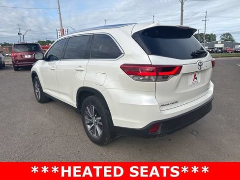 Used 2019 Toyota Highlander XLE AWD/4WD image 5