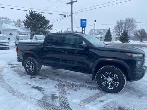 Used 2024 GMC Canyon AT4 image 5