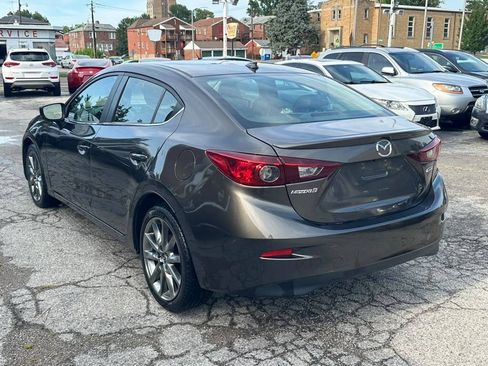 Used 2018 MAZDA MAZDA3 Touring FWD image 8