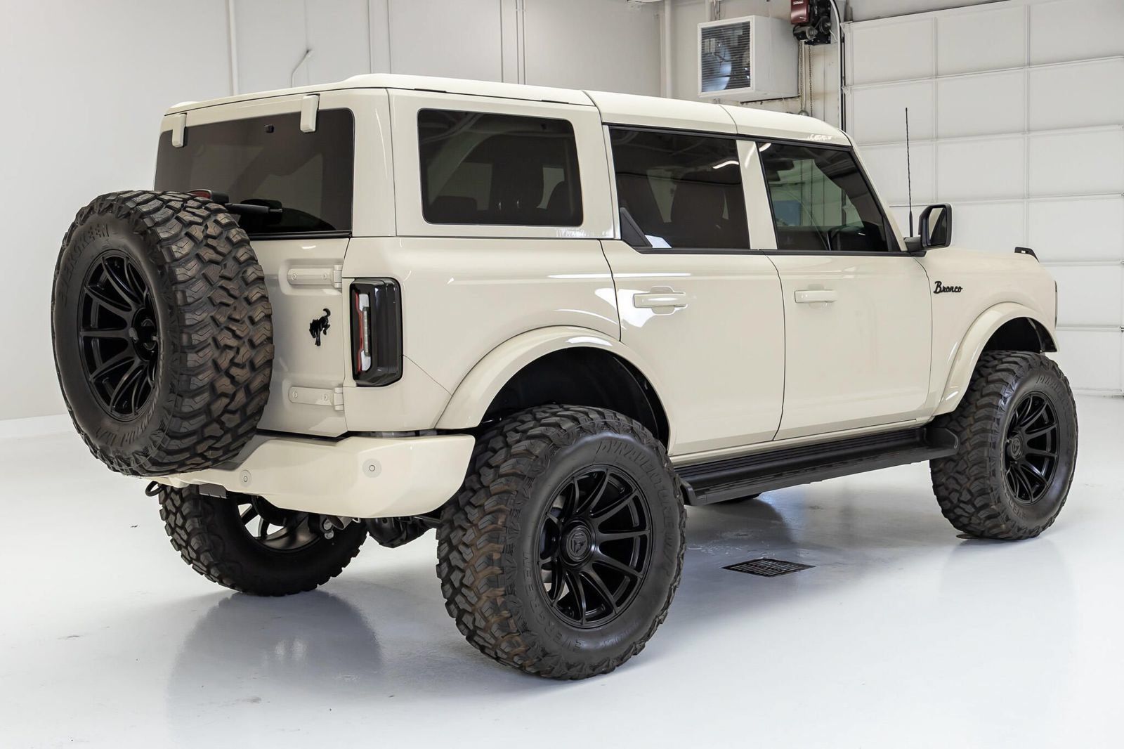 Used 2026 Ford Bronco Outer Banks AWD/4WD image 9