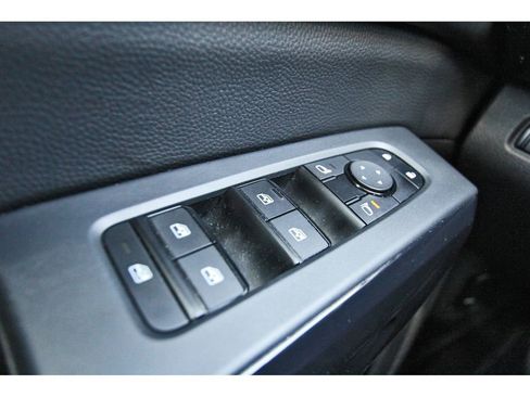 Used 2024 Nissan Pathfinder S image 15