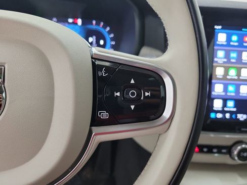 Used 2025 Volvo S90 B6 Plus image 25