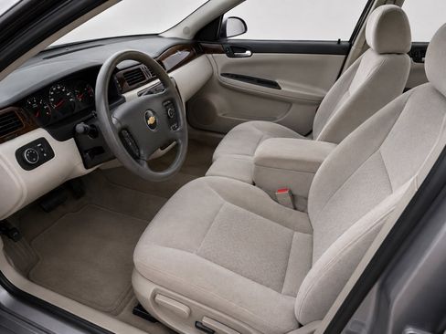 Used 2010 Chevrolet Impala LS FWD image 11