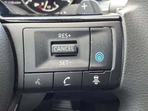 Used 2021 Nissan Rogue SV FWD image 32