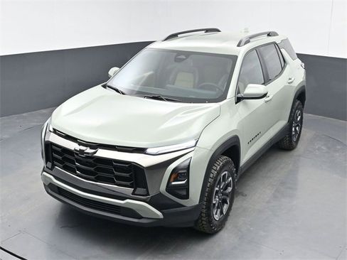 Used 2026 Chevrolet Equinox ACTIV w/ Convenience Package III image 18