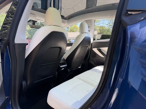 Used 2021 Tesla Model Y Long Range image 31