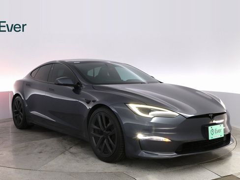 Used 2023 Tesla Model S image 4