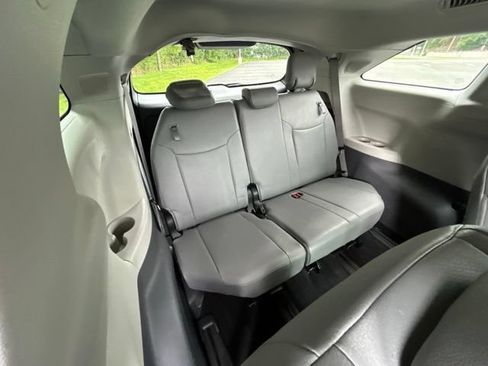 Used 2024 Toyota Sienna XLE w/ XLE Plus Package AWD/4WD image 53