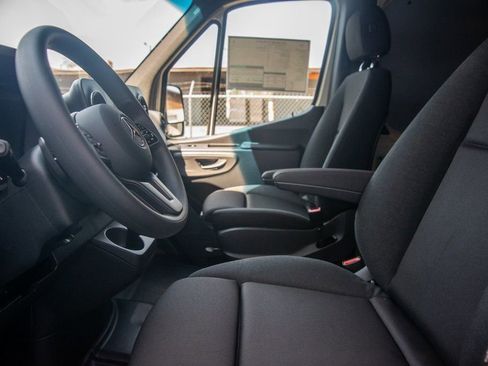 Used 2024 Mercedes-Benz Sprinter 144 Cargo image 33