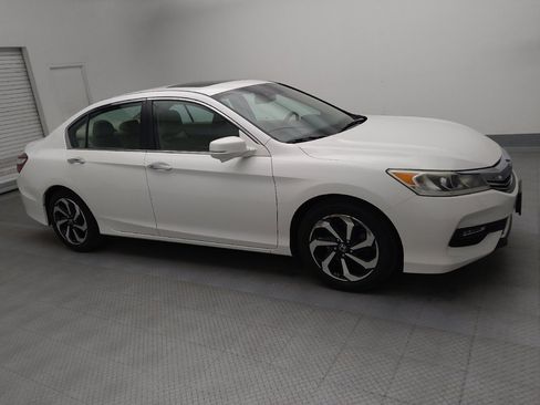 Used 2017 Honda Accord EX-L image 11
