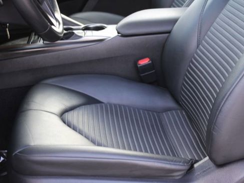 Used 2024 Toyota Camry SE image 31