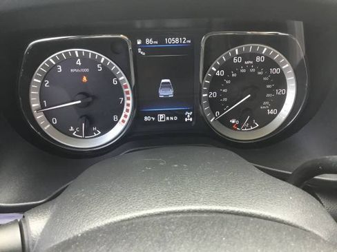 Used 2019 Nissan Titan SV w/ SV Convenience Package AWD/4WD image 16