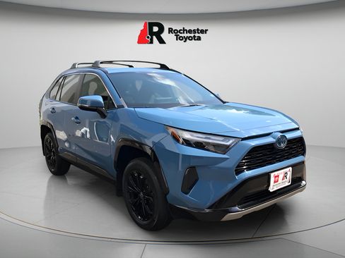 Certified 2022 Toyota RAV4 SE w/ Convenience Package AWD/4WD image 1