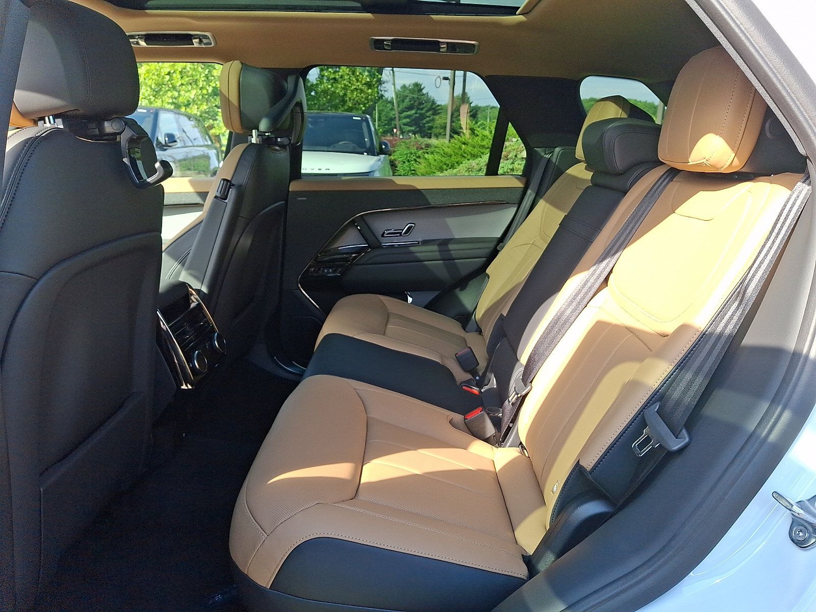 New 2026 Land Rover Range Rover Sport Dynamic SE AWD/4WD image 7
