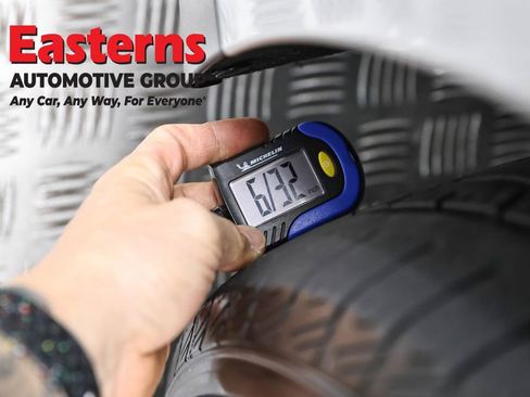 Used 2022 Kia Carnival LX image 27