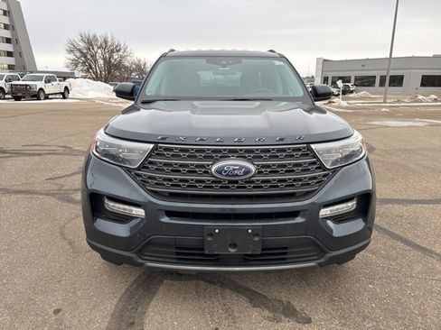 Used 2023 Ford Explorer XLT w/ Equipment Group 202A image 4