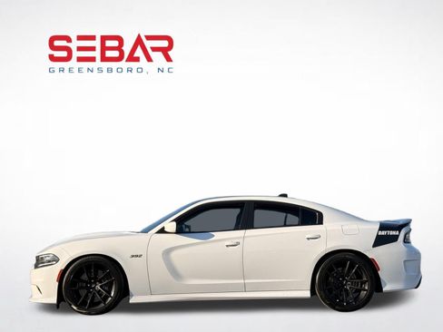Used 2017 Dodge Charger R/T RWD image 17