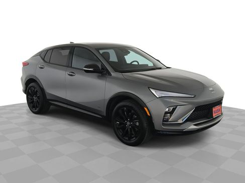 Used 2025 Buick Envista Sport Touring image 1