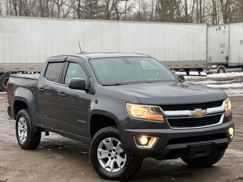Used 2017 Chevrolet Colorado LT w/ LT Convenience Package image 8