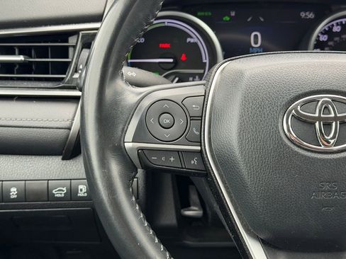 Used 2023 Toyota Camry XLE image 18