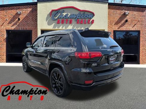 Used 2019 Jeep Grand Cherokee Altitude RWD image 7