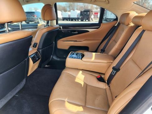 Used 2016 Lexus LS 460 L w/ Ultra Luxury Package image 16