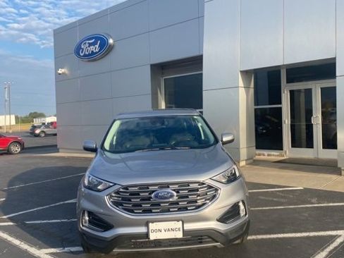 Used 2022 Ford Edge SEL w/ Convenience Package image 2