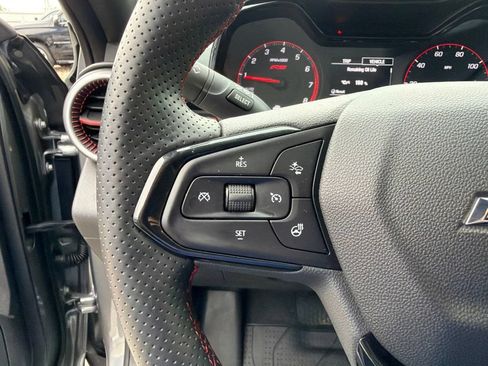 Used 2025 Chevrolet Trax RS FWD image 19
