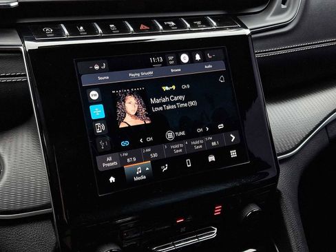 Used 2024 Jeep Grand Cherokee Altitude image 19