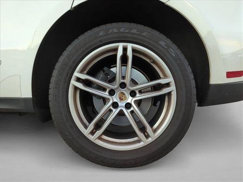 Used 2023 Porsche Macan AWD/4WD image 13