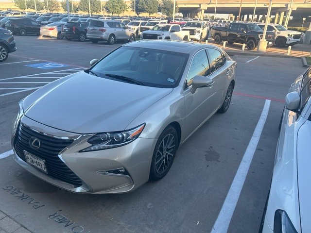 Used 2016 Lexus ES 350 w/ Luxury Package w/Wood Trim FWD image 2